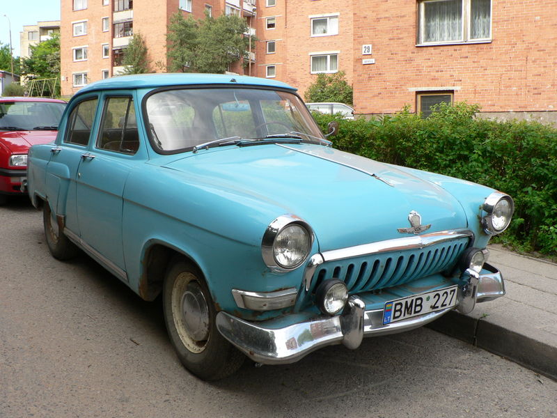 800px-Volga_GAZ-21%5b1%5d.jpg